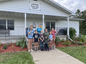Cheerful Workers 4-H Dig In & Spruce Up