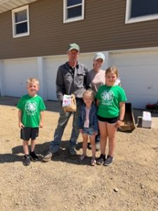 Montana Pioneers 4-H Club Delivers Farmer’s Meals